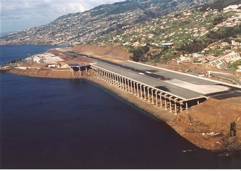 Madeira Airport Runway Bridge (Funchal, 2000) | Structurae