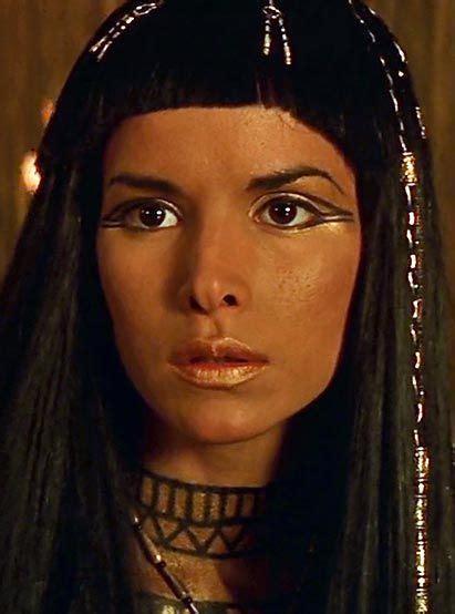 Patricia Velazquez as Anck Su Namun | Egyptian makeup, Egyptian eye makeup, Mummy halloween makeup