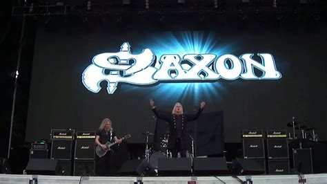 Saxon - Crusader (Live Mexico City 2008) - YouTube