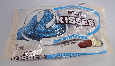 Obsessive Sweets: Hershey's Kisses Cookies 'n' Cream