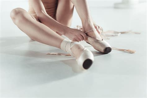 Pointe Shoe Fitting Tips for First-Timers on Pointe