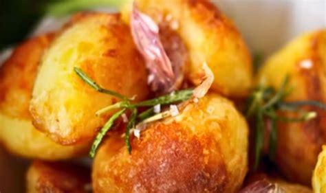 How to make ‘perfect’ roast potatoes: Jamie Oliver shares the one ...