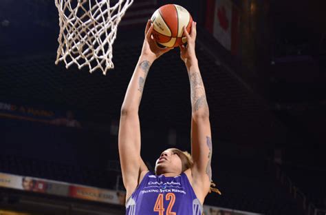 WNBA news: WATCH: Phoenix Mercury's Brittney Griner makes her tenth dunk