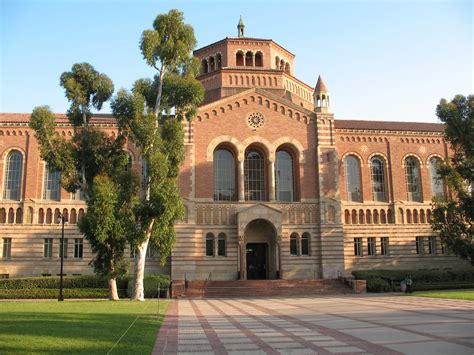 UCLA Campus | Bogdan Migulski | Flickr