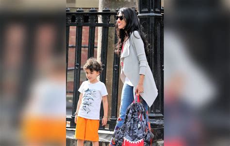 Huma Abedin Smiles With Kids After Anthony Weiner's Prison Sentence