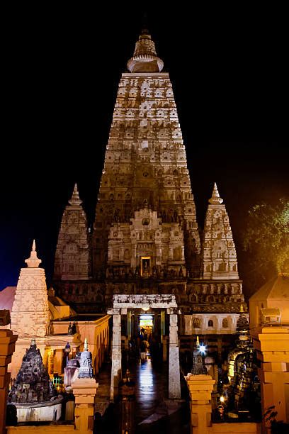 60+ Mahabodhi Temple At Night Stock Photos, Pictures & Royalty-Free ...