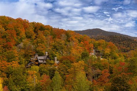 Fall Foliage in the Smoky Mountains - Smoky Mountains Lodge