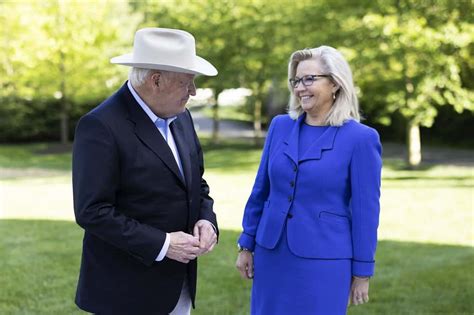 Is Liz Cheney Related To Dick Cheney? Father Daughter Age Gap, Family ...