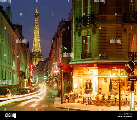 Paris cafe eiffel tower hi-res stock photography and images - Alamy