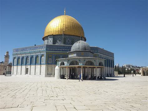 Report: 1,944 Israeli settlers stormed Al-Aqsa Mosque in February – Gold Link