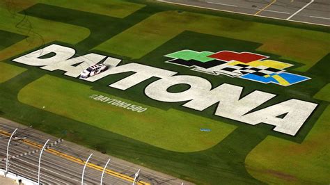 Daytona 500 to welcome 30,000 fans in largest sporting event of COVID era