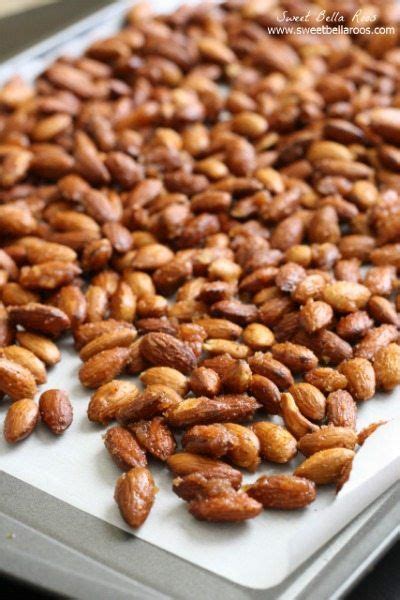 These Sweet and Spicy Almonds are perfect to snack on or serve at holiday gatherings Nut Recipes ...