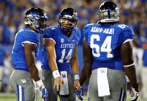 Photos: Kentucky unveils "new" uniforms - FootballScoop