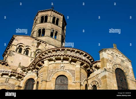 Romanesque churches hi-res stock photography and images - Alamy