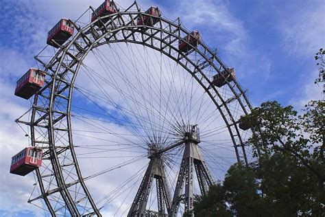 Prater, Vienna | Timings, Entry Tickets, Rides | Holidify