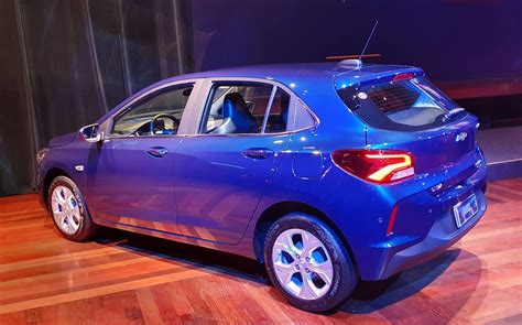 Novo Chevrolet Onix Hatch 2020 - preços, consumo e ficha técnica - veja fotos e vídeo