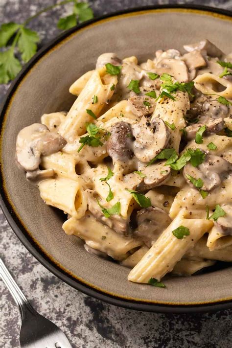 Pasta And Mushroom Recipes Easy Garlic Mushroom Pasta - Recipbestes