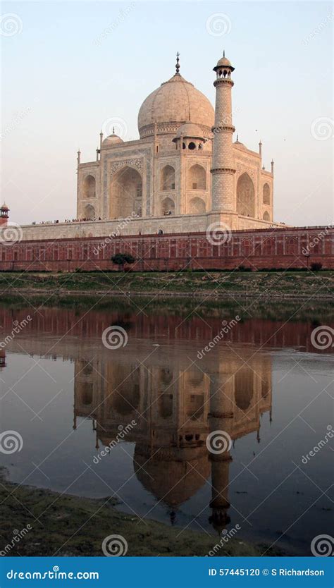 Taj Mahal with Reflection in the Yamuna River, Agra Stock Photo - Image of love, reflected: 57445120