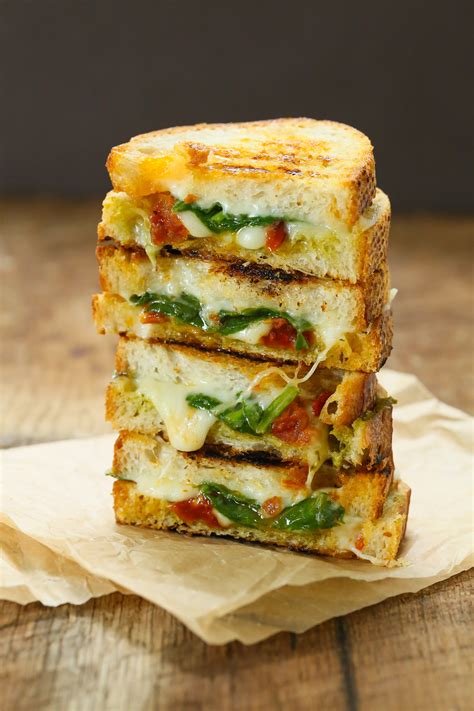 Sun dried tomato spinach grilled cheese sandwich