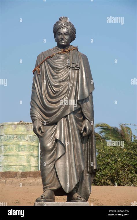 Swami vivekananda statue in garden hi-res stock photography and images ...