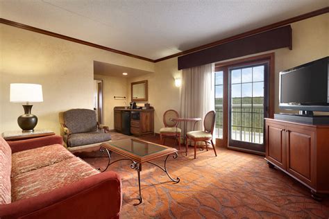 Rooms & Suites | Chateau on the Lake | Hotel rooms in Branson, MO