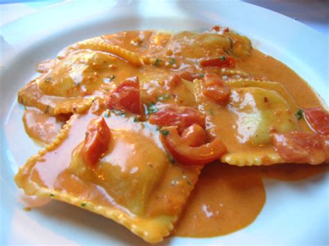 Fast-n-Delicious: Lobster Ravioli with Vodka Sauce