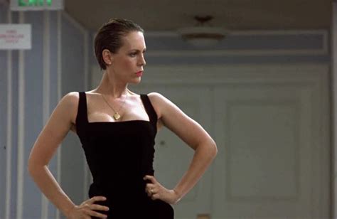 Jamie Lee Curtis in True Lies (1995) | Jamie lee, Jamie lee curtis, Jamie lee curtis movies