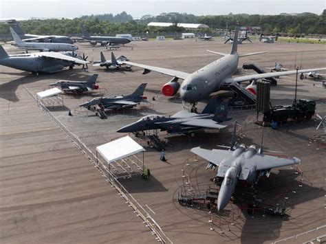 Singapore Airshow hit by virus fears as 70 exhibitors pull out ...