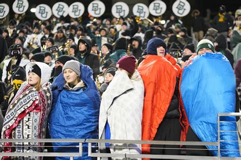 Frozen in time: 2022 Armed Forces Bowl one of coldest bowl games ever ...