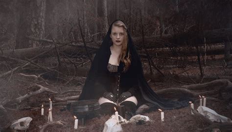 Witch ritual in the woods | Macabre paintings, Famous painters, Photo sessions