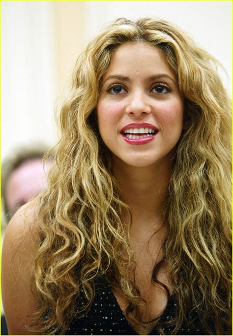 Shakira's Campaign for Education - Shakira Photo (14969660) - Fanpop