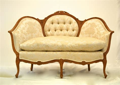 Antique Victorian Sofa | EBTH