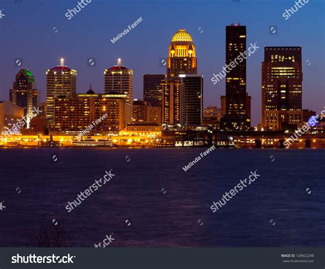 Louisville Kentucky Skyline Stock Photo 128822248 - Shutterstock