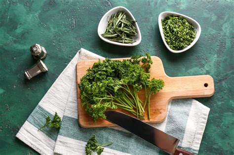 How to Chop, Clean, and Store Parsley: Video and Step-by-Step Guide