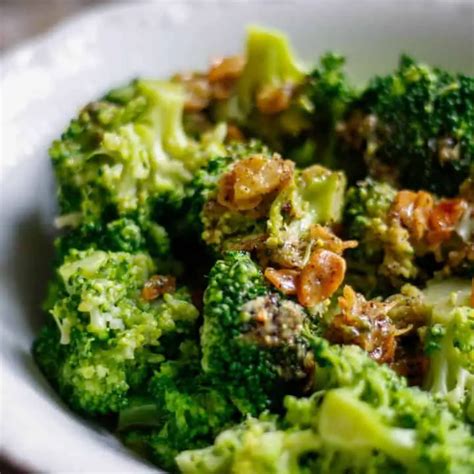 Italian Broccoli Recipe With Garlic and Lemon - Explore Cook Eat