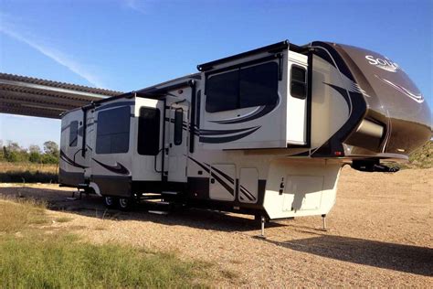 2015 Used Grand Design SOLITUDE 379FL Fifth Wheel in Texas, TX | recreationalvehiclemarket.com