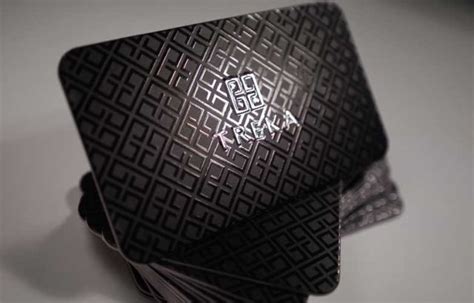 30 Stunning Examples of Spot UV Printed Business Cards - Creativeoverflow