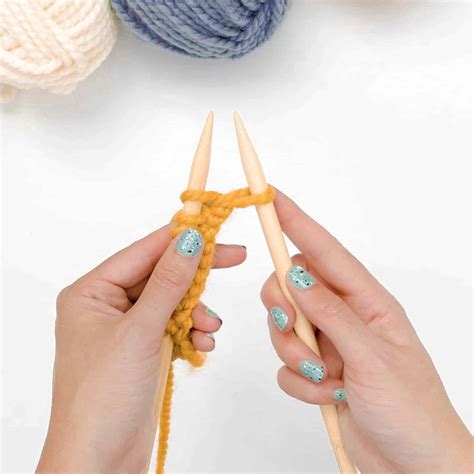 How to Knit Stitch for Beginners [5 Easy Steps]