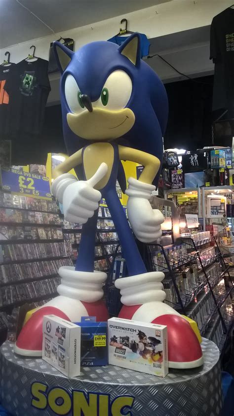 GIANT SONIC STATUE!!!! :D by JessicaMario on DeviantArt