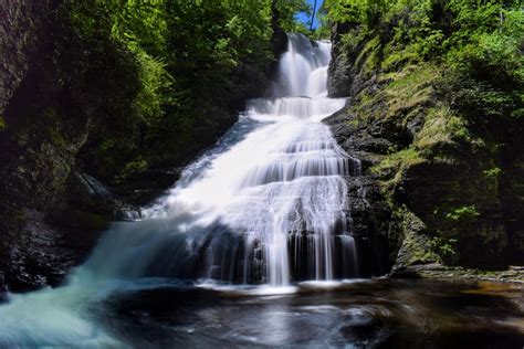 7 Gorgeous Poconos Waterfalls You Need to See