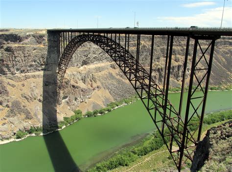 Perrine Bridge in Twin Falls ID. This is a highway, and the only bridge it is legal to base jump ...