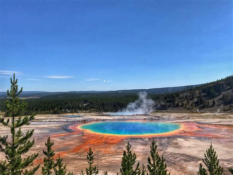 Scene view of geothermal outdoor pool · Free Stock Photo