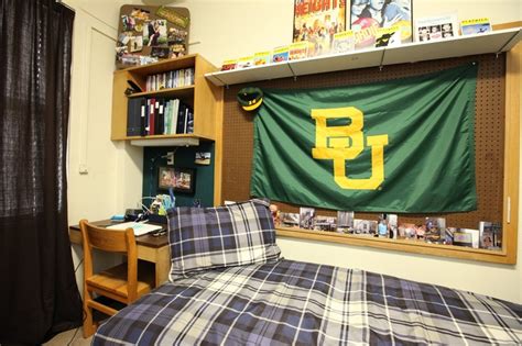 Nice, clean #Baylor residence hall style. #sicem | Baylor dorm rooms, Baylor dorm, Residence hall