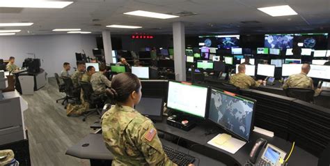 Army offers direct commissions to boost cyber force