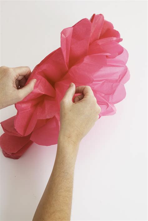 How to Make DIY Tissue Paper Pom-Poms in Just 4 Steps | Tissue paper ...