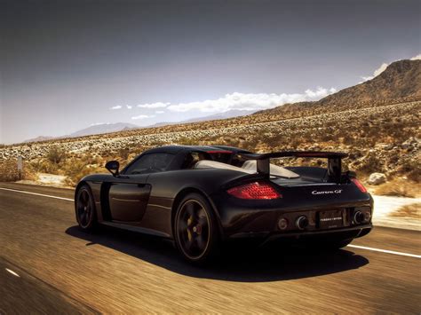 PORSCHE CARRERA GT - Review and photos