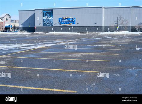 Empty parking lot of movie theater hi-res stock photography and images - Alamy