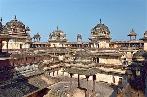 Walk the ramparts of the Orchha Fort - live online tour from Orchha