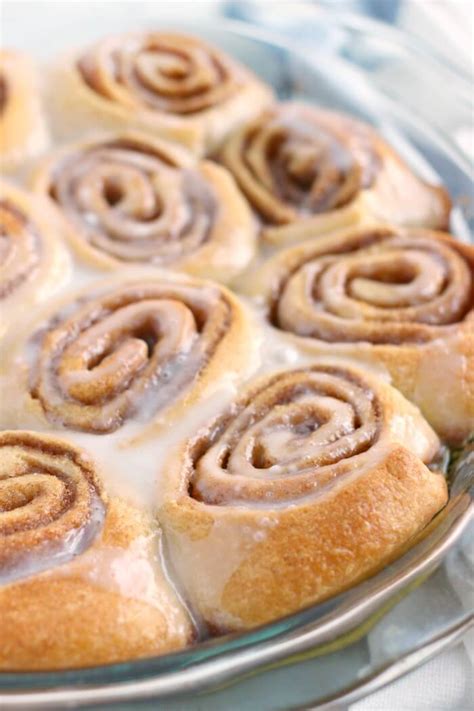 Crescent Roll Cinnamon Rolls - Mama Loves Food