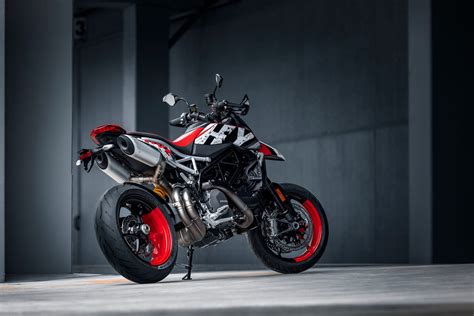 Ducati Unveils the 2024 Hypermotard 950 RVE with Striking Graffiti ...